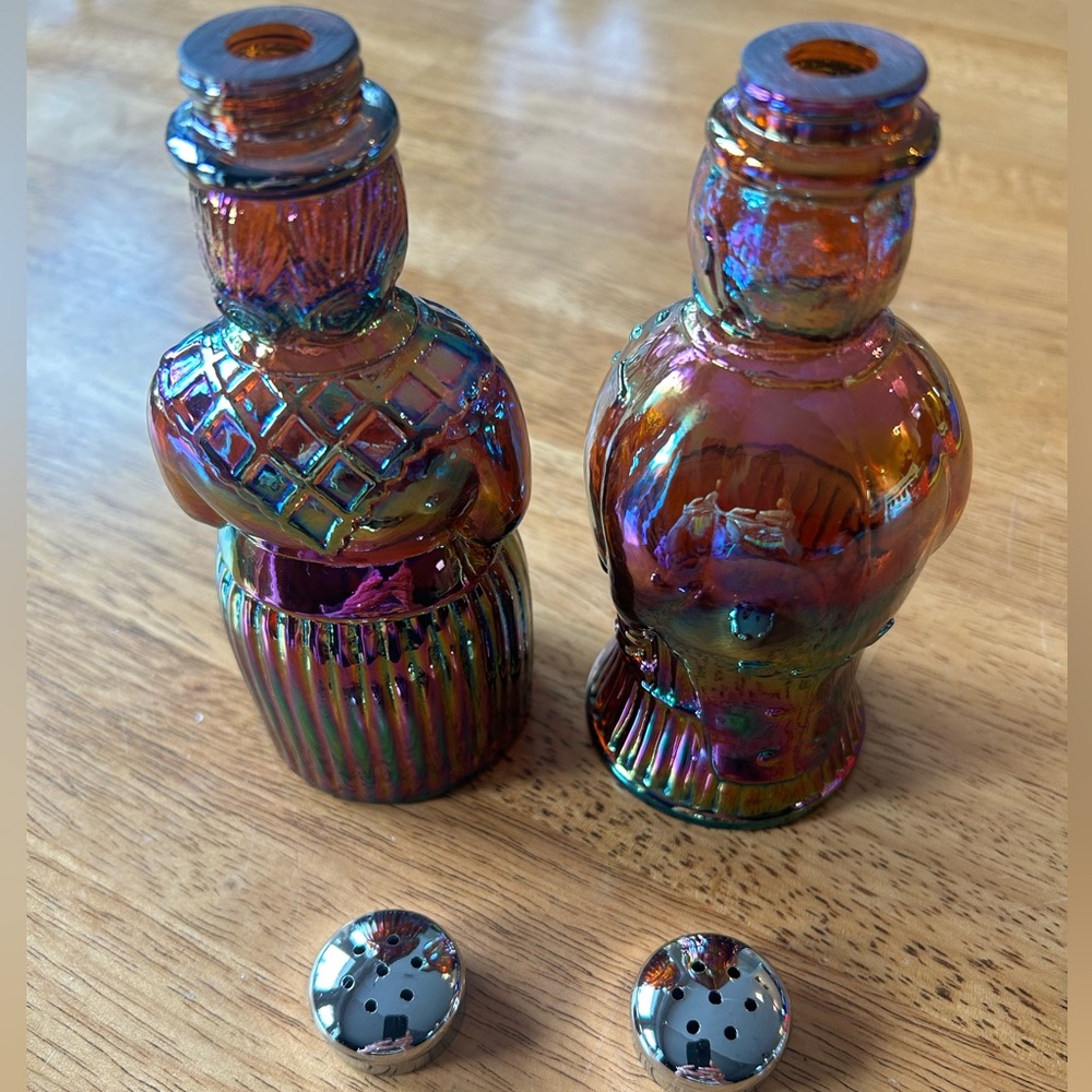 Vintage Carnival Glass Salt & Pepper Shakers - Picture 10 of 10